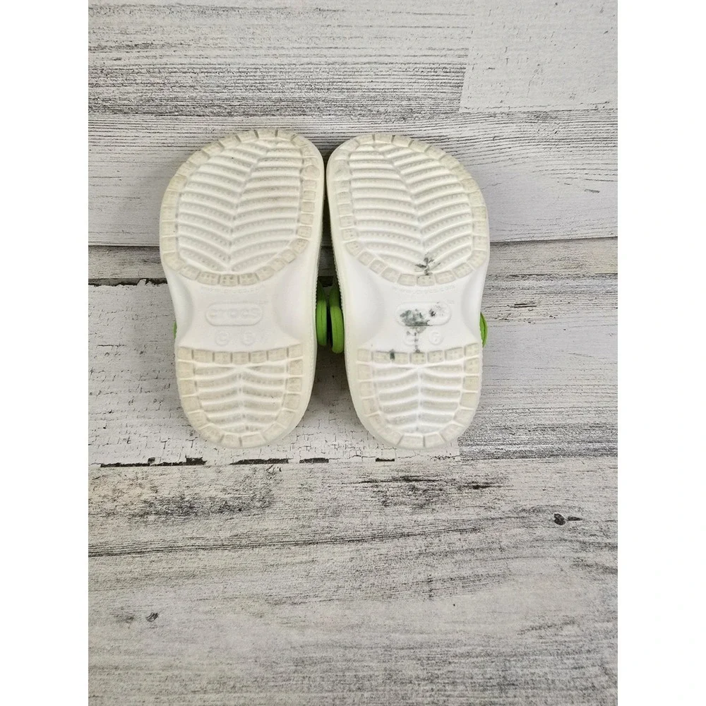 Crocs Classic Clogs Toddler Size‎ 5 White Lime Green Alien Jibbitz Charms 204536